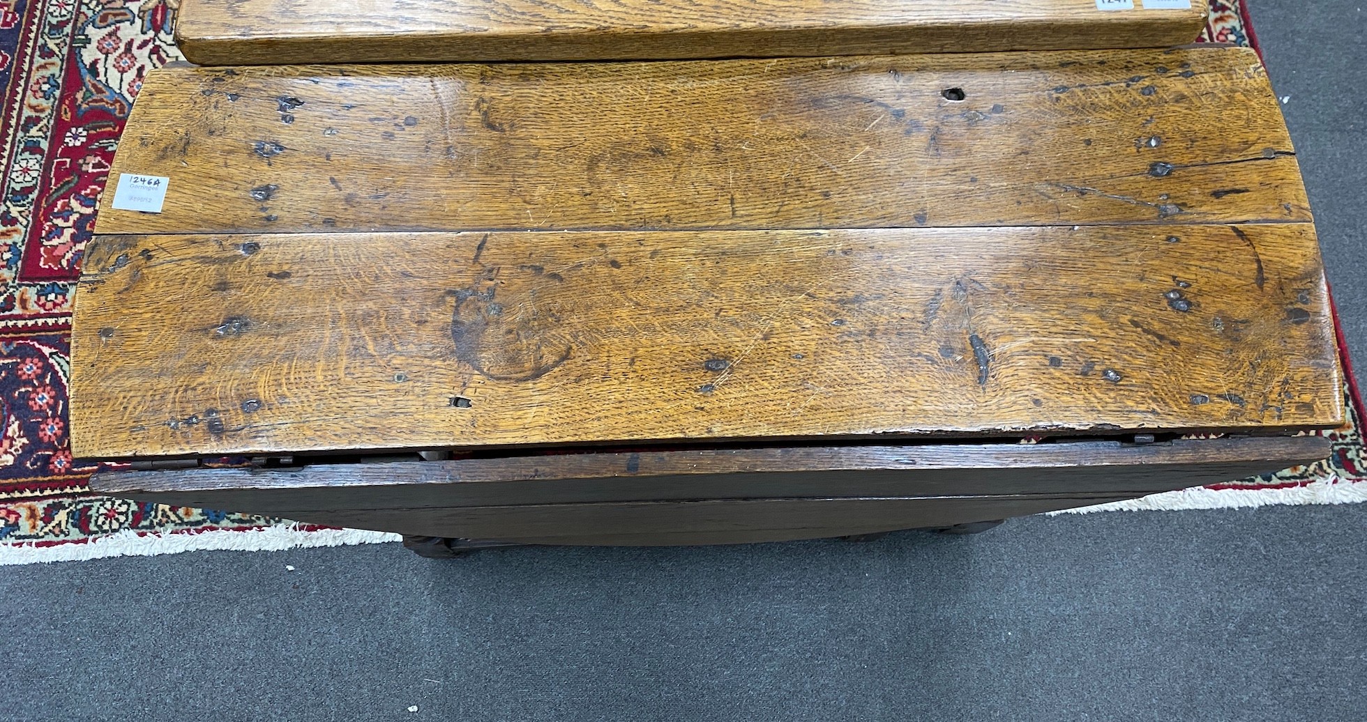 An 18th century oak bobbin turned gateleg table, width 102cm, depth 38cm, height 72cm